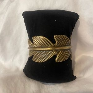 Rustic cuff Ridged Gold
